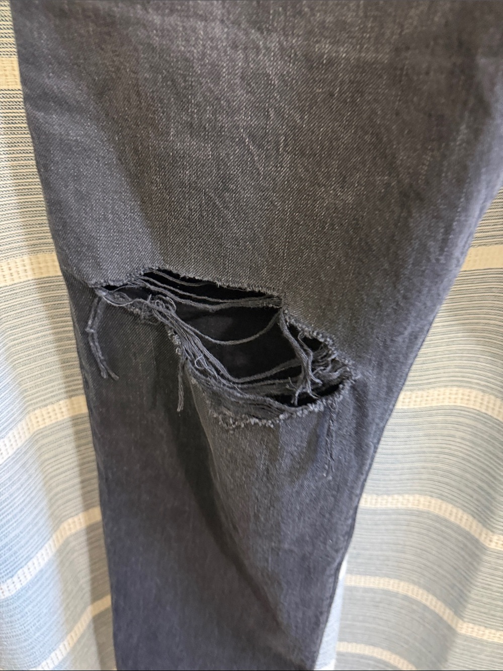 WomenBlack Distressed Knee Jeans - Picture 2 of 3